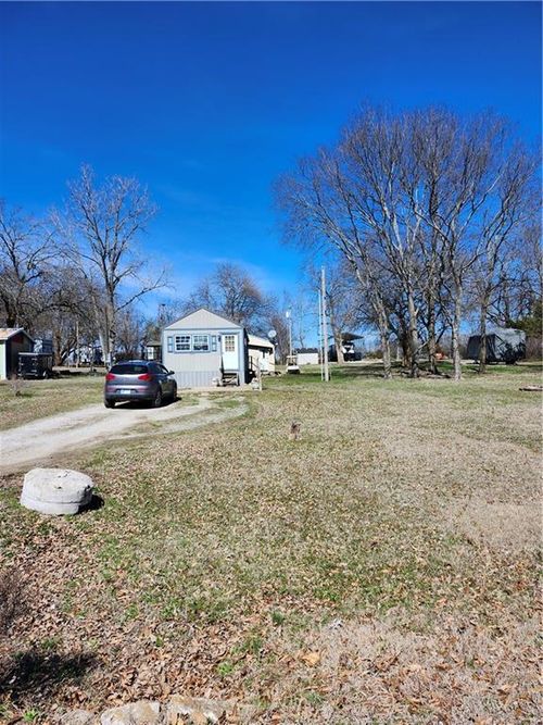 53 Deepwoods Dr, Linn Valley, KS, 66040-5211 | Card Image