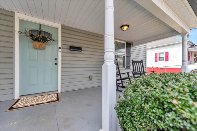 39 3 Rd St, House other with 2 bedrooms, 2 bathrooms and null parking in Cramerton NC | Image 5