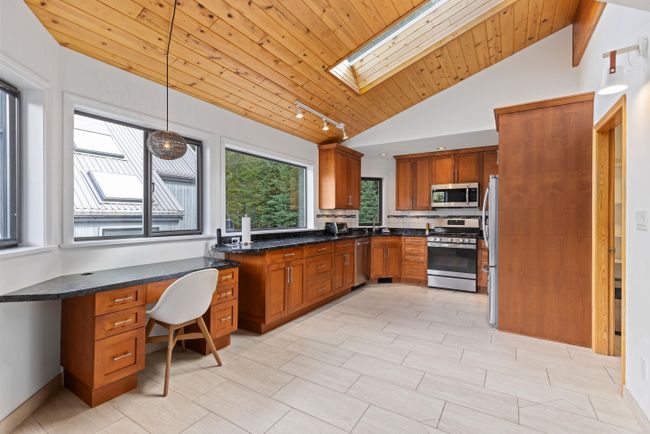 7414 Ambassador (49% Ownership) Crescent, House other with 5 bedrooms, 4 bathrooms and 5 parking in Whistler BC | Image 5