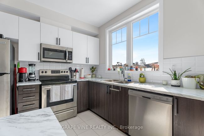 50 Teelin Circle, House attached with 2 bedrooms, 2 bathrooms and 2 parking in Barrhaven ON | Image 9