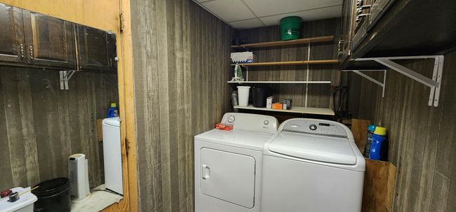 Lower level laundry | Image 15