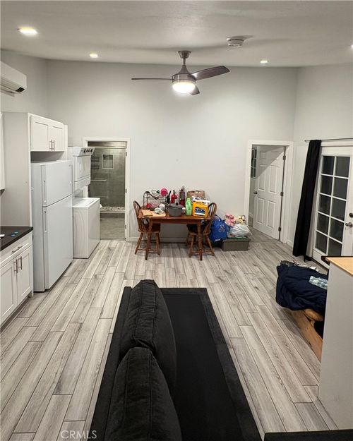 1531 W Palais Rd, Anaheim, CA, 92802-2161 | Card Image