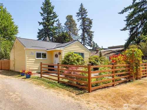 12020 14th Ave Ne, Seattle, WA, 98125-5020 | Card Image