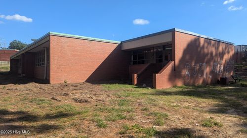 516 W Chapin Rd, Aberdeen, NC, 28315-2104 | Card Image