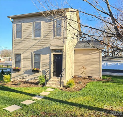 768 8th St Ne, Hickory, NC, 28601-3949 | Card Image