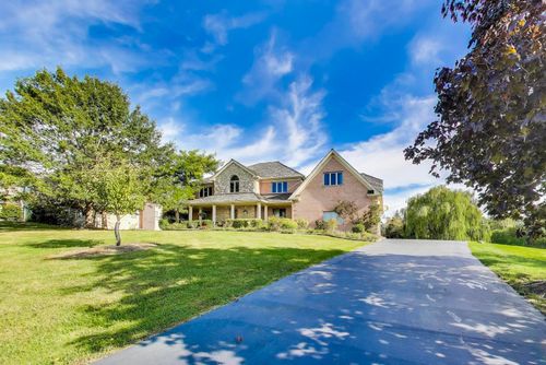 179 Sycamore Dr, Hawthorn Woods, IL, 60047-8902 | Card Image