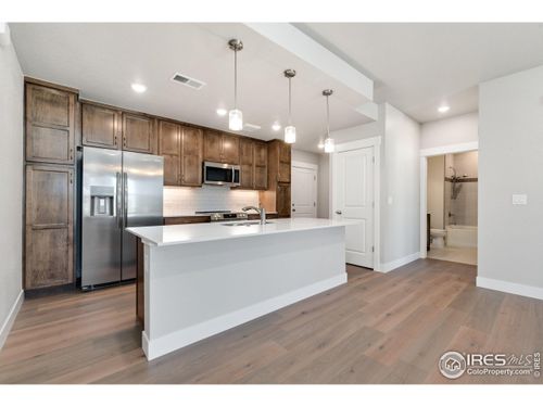 203-4260 Vulcan Creek Dr, Loveland, CO, 80538-7417 | Card Image