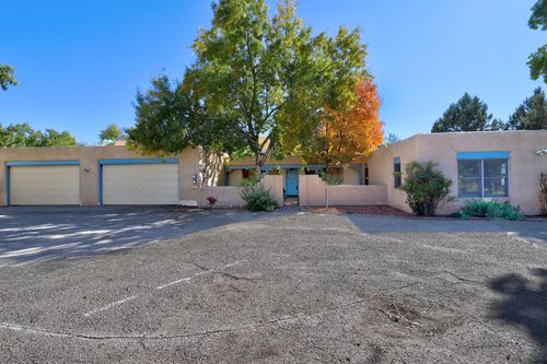 197 Noble Ln, Corrales, NM, 87048-7705 | Card Image