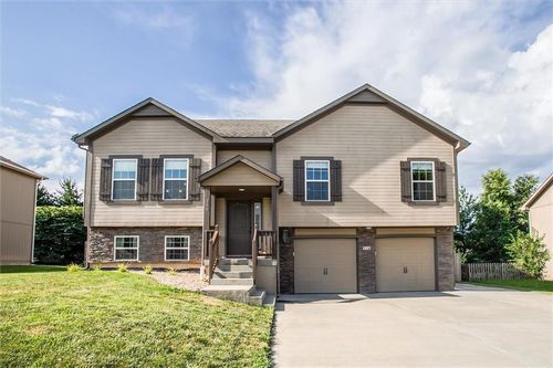116 Hanging Garden St, Blue Springs, MO, 64064-7856 | Card Image