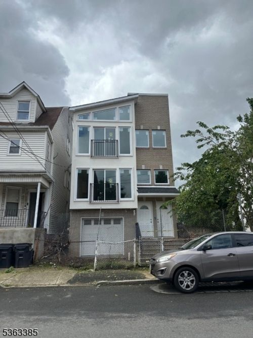 274 W Runyon St, Newark, NJ, 07108-1436 | Card Image