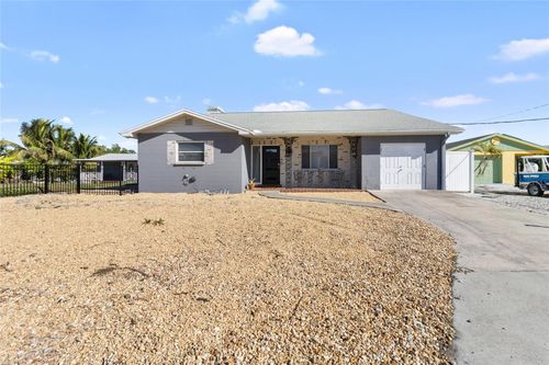 824 Seabreeze Dr, RUSKIN, FL, 33570-2803 | Card Image