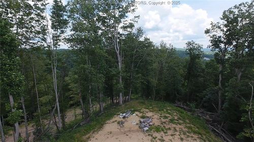 450 Seven Oaks Dr, Scott Depot, WV, 25560 | Card Image