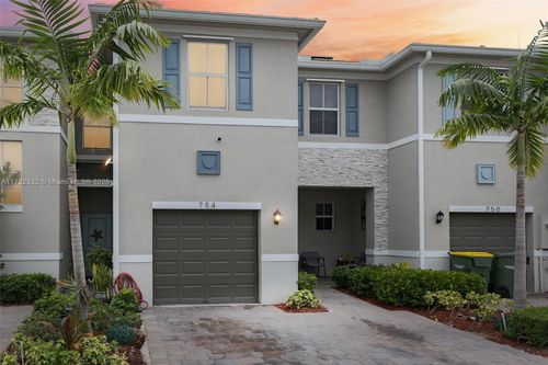754 Se 19th St, Homestead, FL, 33034-5687 | Card Image