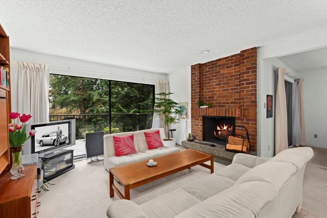 856 Frederick Rd, Townhouse with 4 bedrooms, 3 bathrooms and 2 parking in North Vancouver BC | Image 5