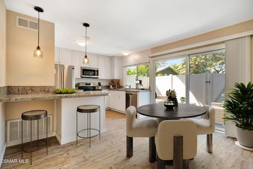 493 Serento Cir, Thousand Oaks, CA, 91360-1565 | Card Image