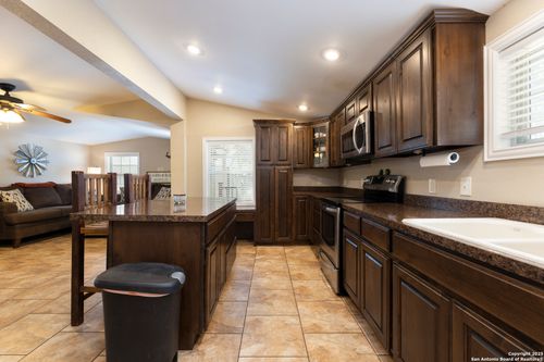 232 Angel Dr, Lakehills, TX, 78063-4342 | Card Image