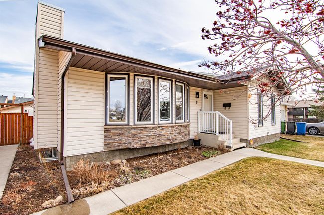 8 Broughton Cres, House detached with 4 bedrooms, 2 bathrooms and 4 parking in Red Deer AB | Image 4