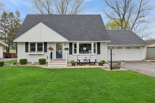 305 2nd Ct, Crystal Lake, IL, 60014-6029 | Card Image