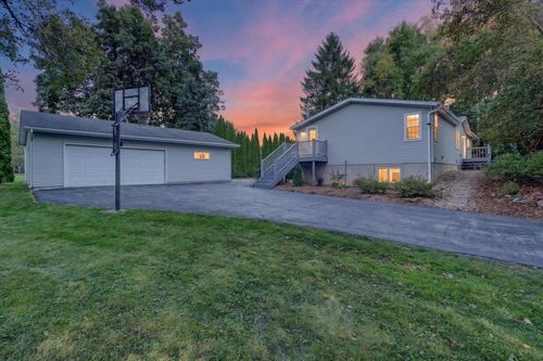 W2506 Circle Drive, Watertown, WI, 53094 | Card Image