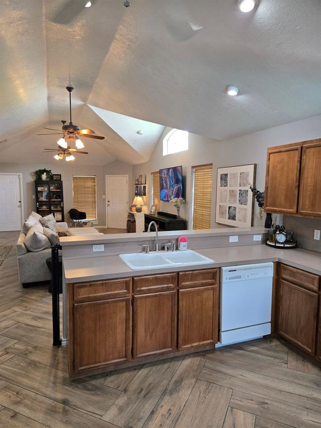1001 Block St, House other with 2 bedrooms, 2 bathrooms and null parking in Port Neches TX | Image 4