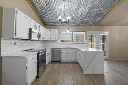 8401 Chesham Dr, Rowlett, TX, 75088-7690 | Card Image