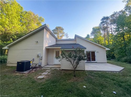 8101 Eastridge Rd, Oak Ridge, NC, 27310-8702 | Card Image