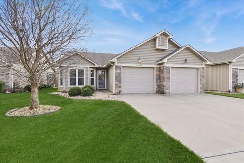 15629 Landauer Street, Basehor, KS, 66007 | Card Image