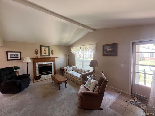 839 Oakwood Dr, Howell, MI, 48843-1058 | Card Image