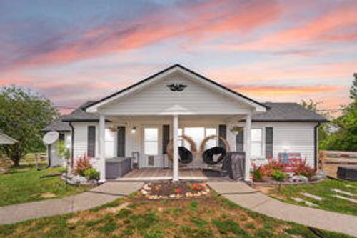 5600 Richmond Rd, Irvine, KY, 40336-7274 | Card Image