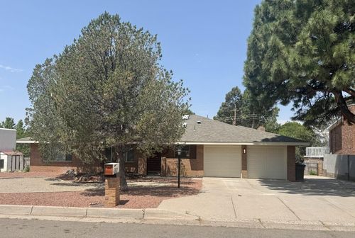 4707 Huntington Dr Ne, Albuquerque, NM, 87111-3040 | Card Image