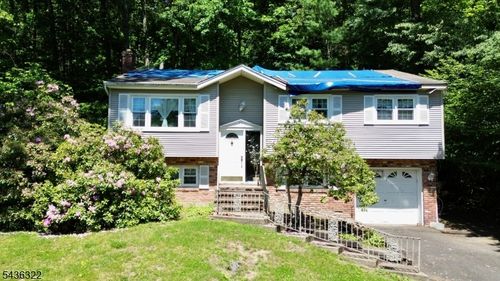 36 Paderewski Rd, Oak Ridge, NJ, 07438-9318 | Card Image