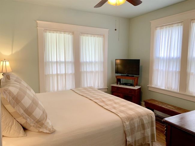 2024 10 Th Ave S, House other with 2 bedrooms, 1 bathrooms and 2 parking in Nashville TN | Image 14