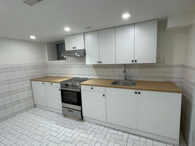 LOWER - 432 Lansdowne Ave, House attached with 1 bedrooms, 1 bathrooms and null parking in Toronto ON | Image 5