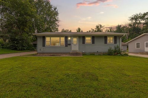 808 Willow St, Faribault, MN, 55021-6267 | Card Image