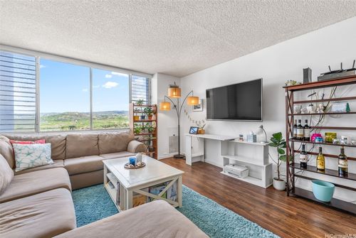 apt-1305-3045 Ala Napuaa Pl, Honolulu, HI, 96818-2713 | Card Image