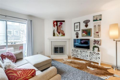 apt-220-4044 Buena Vista St, Dallas, TX, 75204-7842 | Card Image