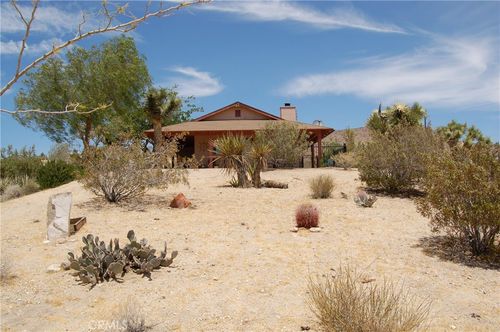 6112 Avalon Ave, Yucca Valley, CA, 92284-5403 | Card Image