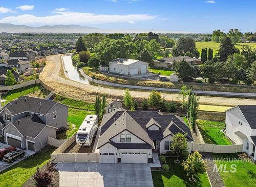 2324 S Grand Fork Ln, Meridian, ID, 83642-1094 | Card Image