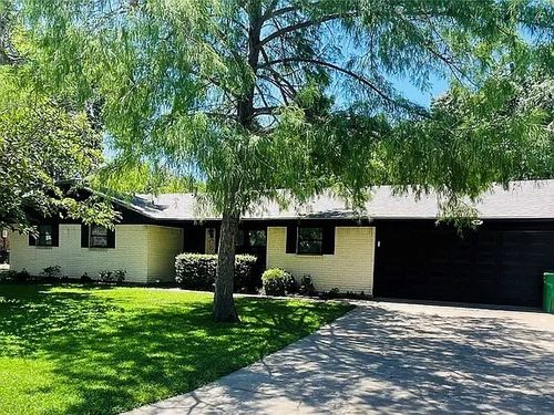 1360 N Charlotte Ave, Stephenville, TX, 76401-2060 | Card Image