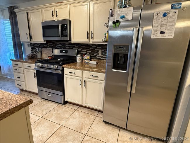 2015 Harriman Cir, House other with 4 bedrooms, 2 bathrooms and null parking in Bartlesville OK | Image 11