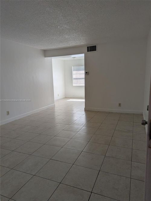 apt-102-31 Se 2nd Ave, Hallandale Beach, FL, 33009-5503 | Card Image