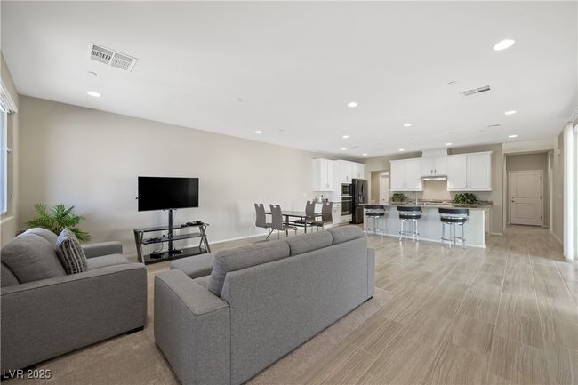 1091 E Sunset Rd, House other with 3 bedrooms, 3 bathrooms and null parking in Henderson NV | Image 12