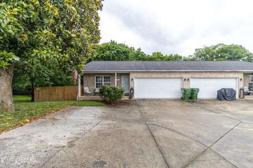913 Foch St, Maryville, TN, 37801-3811 | Card Image