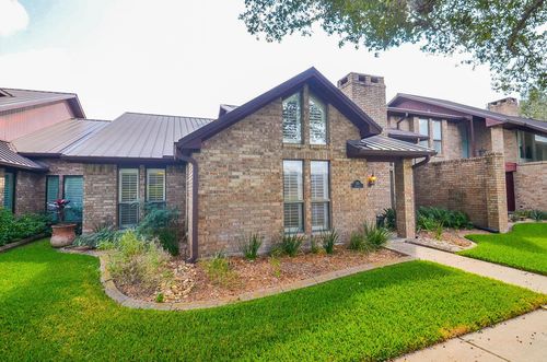 515 Regency Dr, El Campo, TX, 77437-2013 | Card Image
