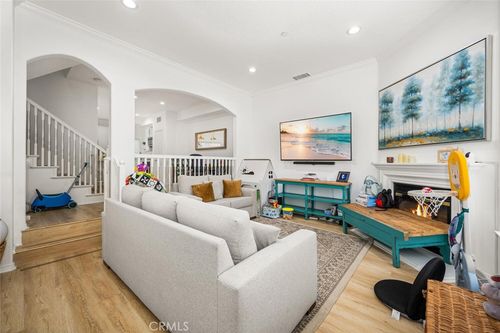 c-5740 S Glennie Ln, Los Angeles, CA, 90016 | Card Image