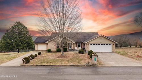 830 River Cliff Dr, Kodak, TN, 37764-2386 | Card Image