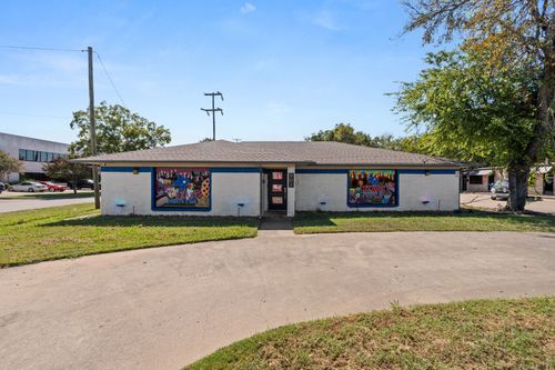 901 W Ennis Ave, Ennis, TX, 75119-3855 | Card Image