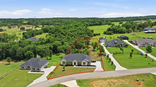 113 Cooper Ct, Springtown, TX, 76082-6739 | Card Image