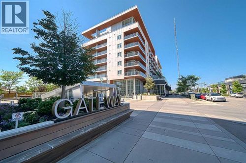 8505 Broadcast Ave Sw, Calgary, AB, T3H6B5 | Card Image