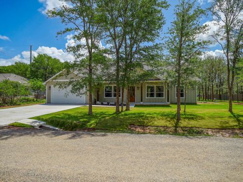 207 Waipahoehoe Dr, Bastrop, TX, 78602-2018 | Card Image